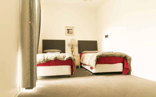 Hawthorn Holiday House