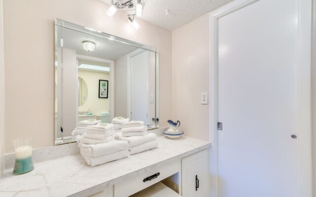 Redington Towers 406 by Vtrips