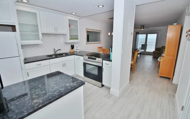 Sea Coast Gardens III 302