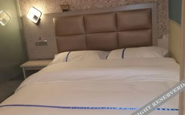 OYO Wuhan Hongtai Hotel