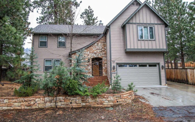 1086-snow Summit Chalet