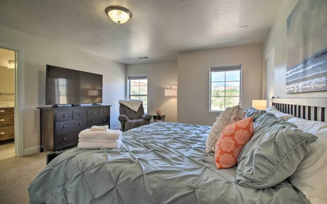 Modern Washington Home - Pool & Trail Access!