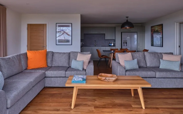 Valley View 3 Bedroom Lodge 2