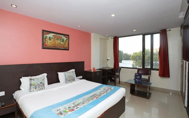Hotel LILY BAY INN