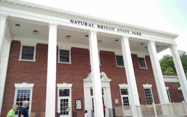 Relax Inn By OYO Natural Bridge I-81