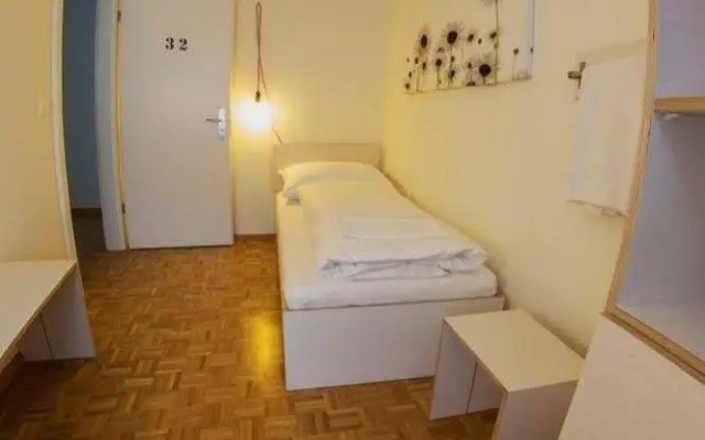 Easy - Living Budget Rooms