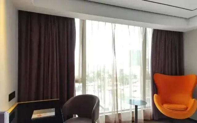 Paco Hotel (North Square Branch of Maoming HSR Station)