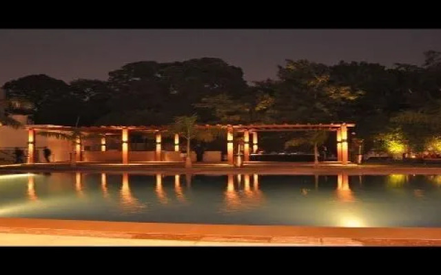 Edenpark New Delhi (Qutab Hotel)