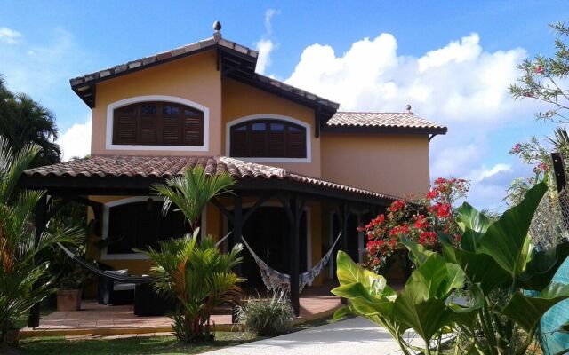 House with 3 Bedrooms in Le Lamentin, with Wonderful City View, Enclosed Garden And Wifi - 10 Km From the Beach