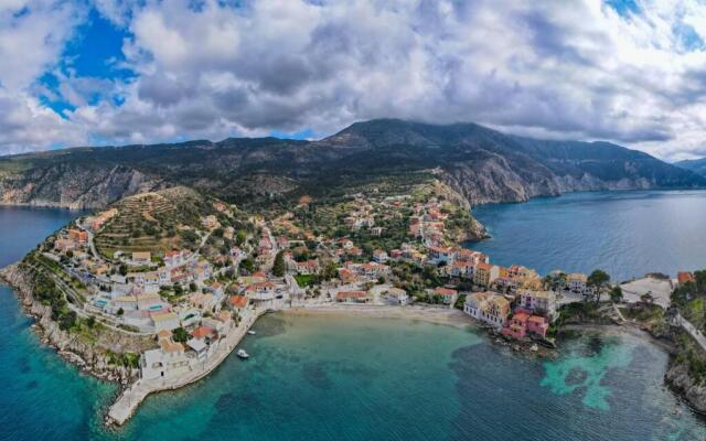 House of Hapiness in Assos