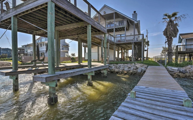 Bayfront Fishing Pier: Galveston Island Home!