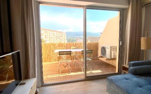 Superbe T2 équipé proche centre ville Ajaccio avec parking