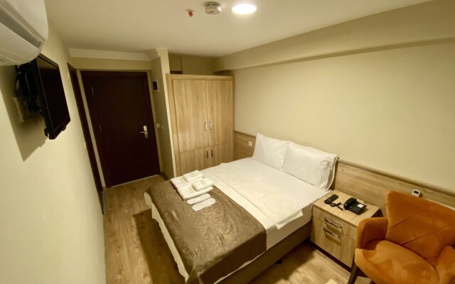 Grand Life Hotel