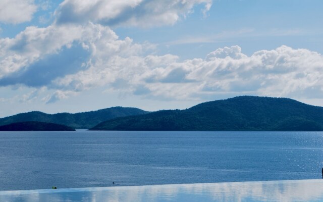 Stunning luxe 220sm villa by the sea entirely private with own pool