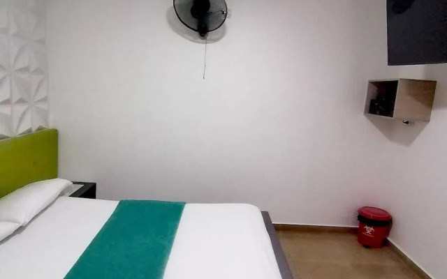 Kromatic Hostel