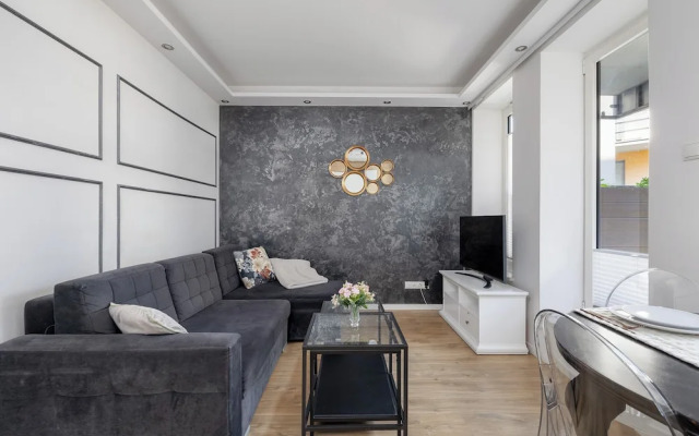 Black & White Szczecin by Renters