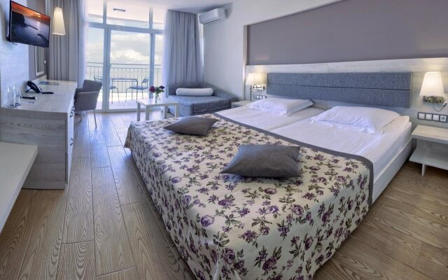 Luna Beach Hotel - Half Board & All Inclusive