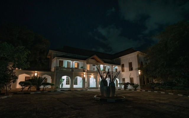 The Manor House by Sansi