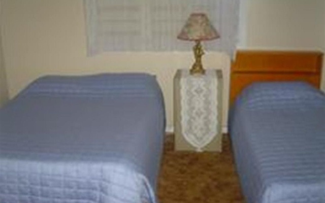 Cora's Gypsum Cottage – Guest Rooms – Broken Hill