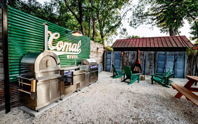 Best Location in Downtown NB Golf Cart Included!