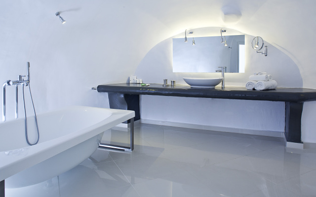 Katikies Chromata Santorini - The Leading Hotels of the World