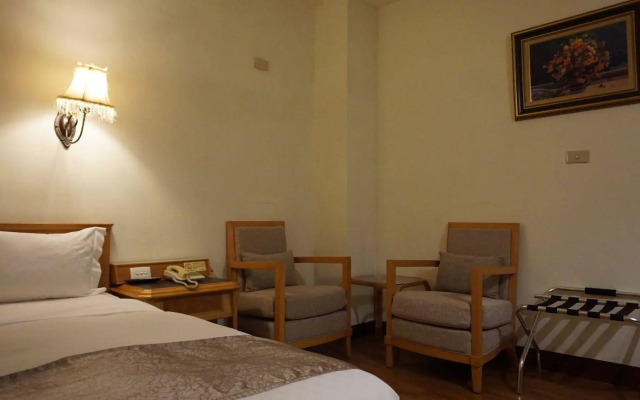 Riverside Hotel