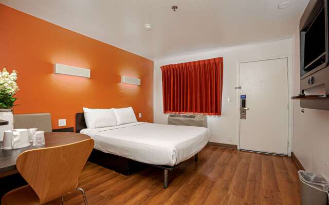 Motel 6 Temecula, CA - Historic Old Town