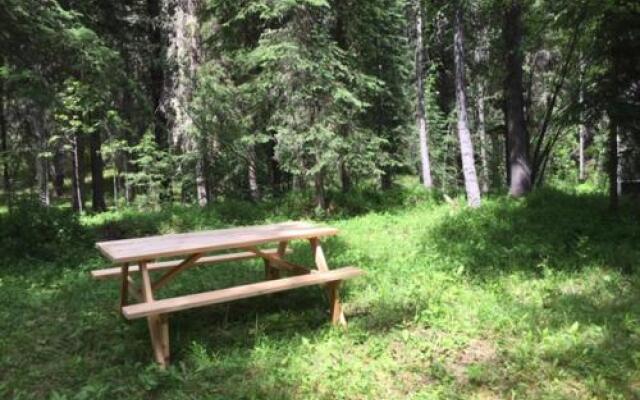 HI-Nordegg Shunda Creek Hostel