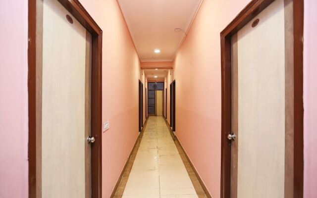 OYO Flagship 14774 Sector 14 Gurgaon