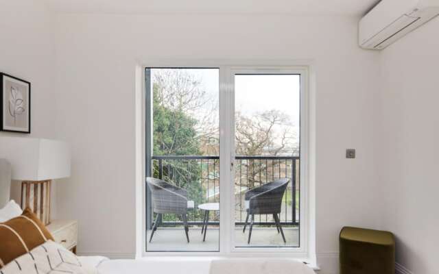 The Wembley Park Retreat - Modern 2bdr Flat With Balcony