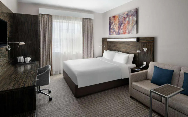 Holiday Inn Express Dubai - Jumeirah