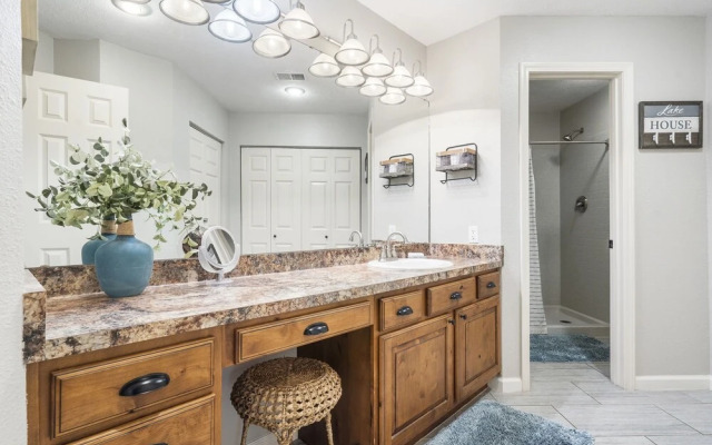 Lakefront Paradise at the Pointe