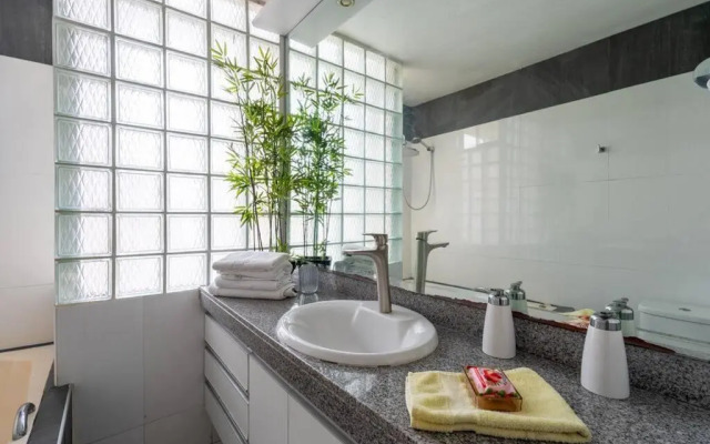 Balconcito Peruano& Ciudad real 302 & 2 bedroom