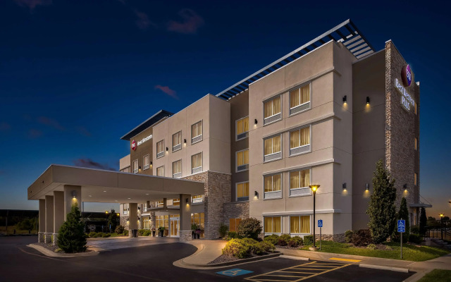 Best Western Plus Bolivar Hotel & Suites