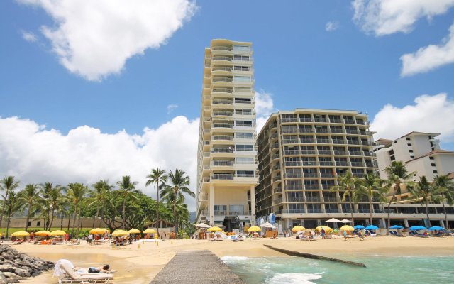 CASTLE Waikīkī Shores