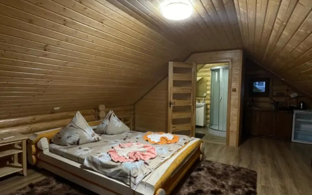 Wodden Cottage in Yasinya