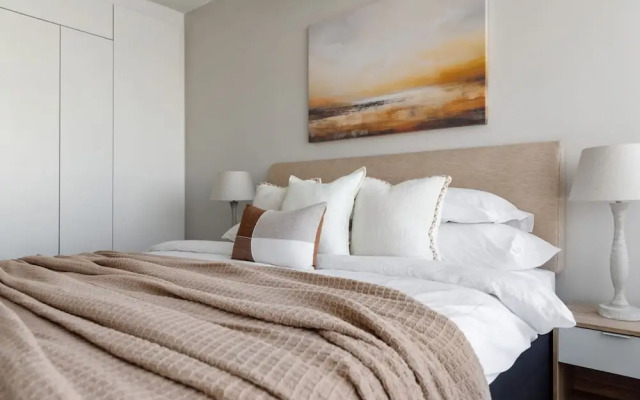 Sea-facing Apartment at Adelphi Galleria