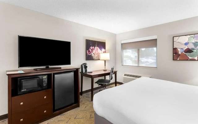 Best Western Oswego Hotel