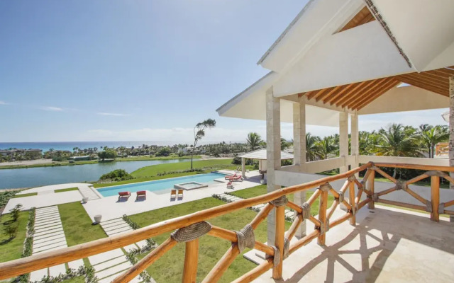 Stunning 6BR Villa With Ocean View in Cap Cana