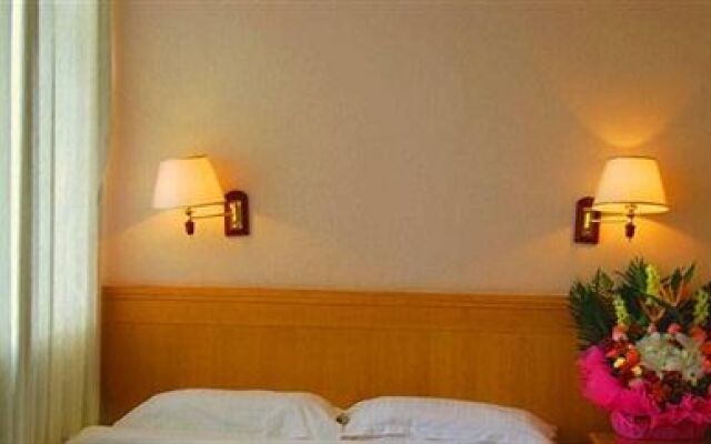 Thank Inn Chain Hotel Pingdingshan Weidong District Jianshe Road Trade Plaza
