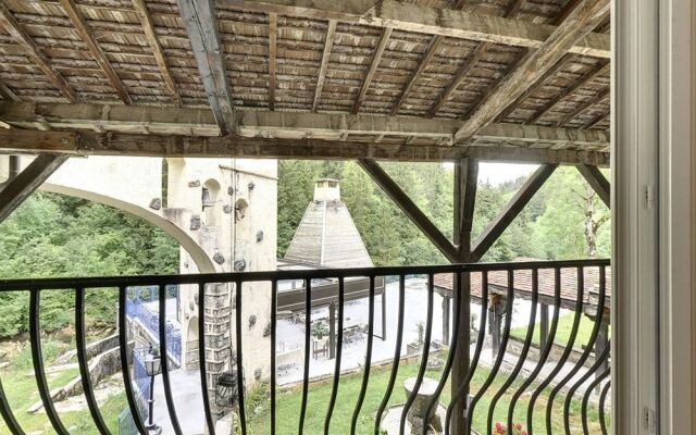 Logis Hôtel Aux Truites Bleues