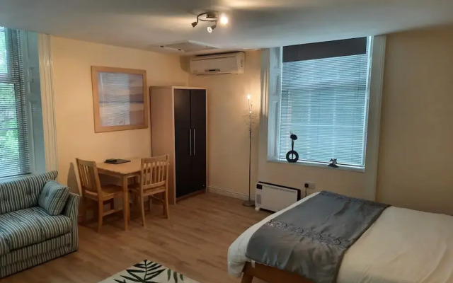 Self Contained Studio Flat in Winterton Hall
