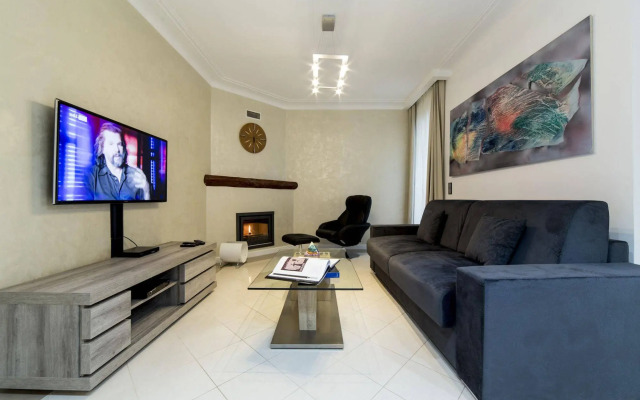 The Queen Luxury Apartments - Villa Cortina