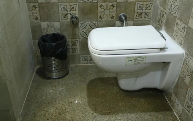 OYO Premium Ptl Chowk Phase 5 Mohali(Cha095)