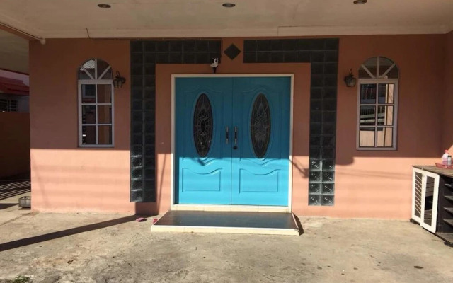 OYO 90214 Awani Homestay 1