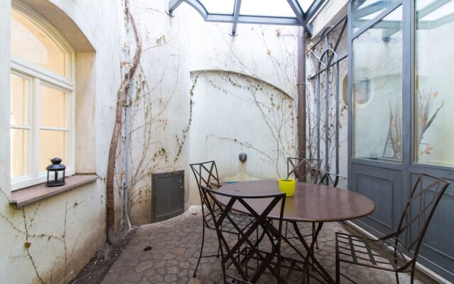 Grand Luxury Apartment Attic Hroznova
