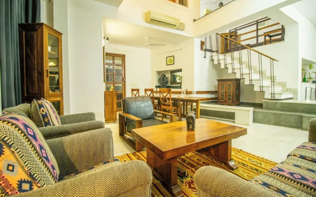 Opulent Antique 3br Villa in Gurugram