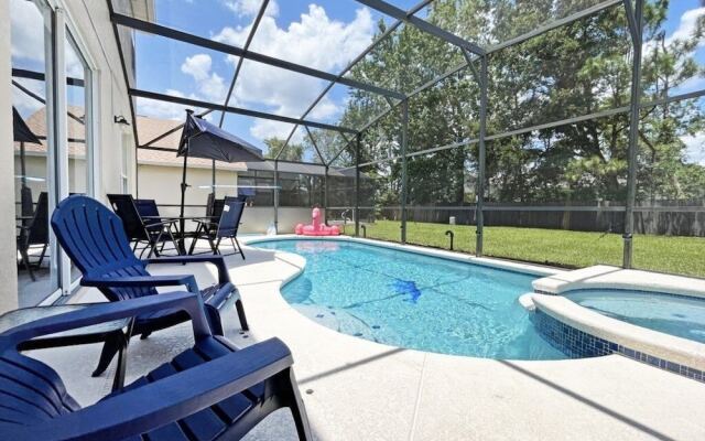 Hideaway Dream 6 Bedroom Home by RedAwning