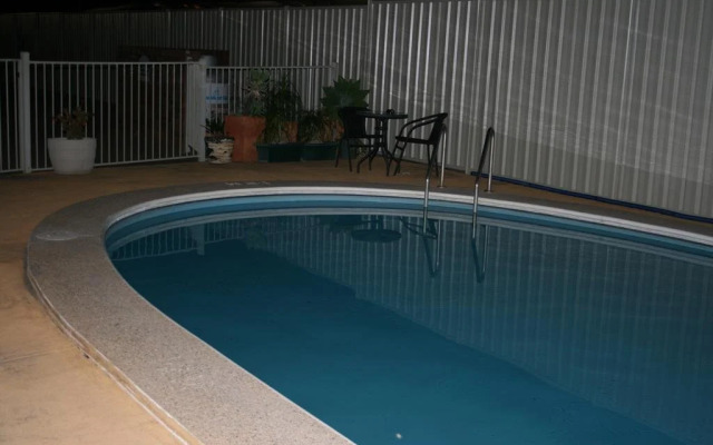 The Plains Motor Inn