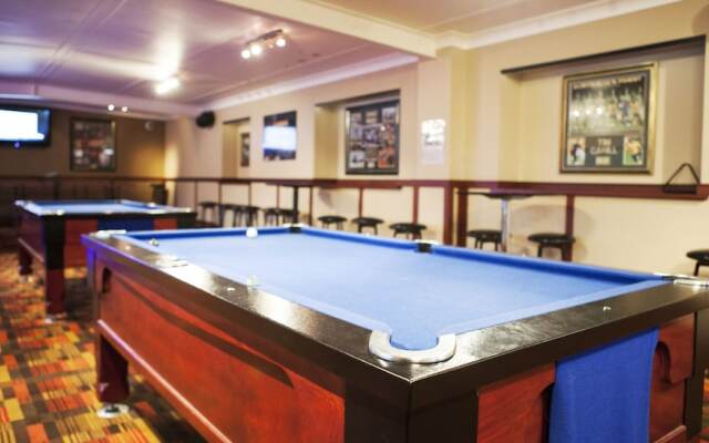 Nightcap at Balaclava Hotel